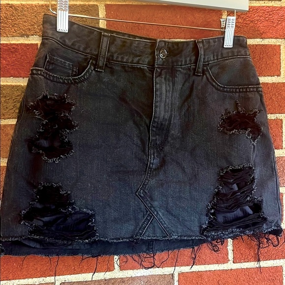 Hollister black jean distressed skirt size 5R - Picture 1 of 4